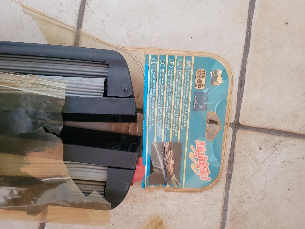 Originele skihouder van Škoda - 4 paar/2 snowboards -NIEUW, Auto diversen, Dakdragers, Nieuw, Ophalen