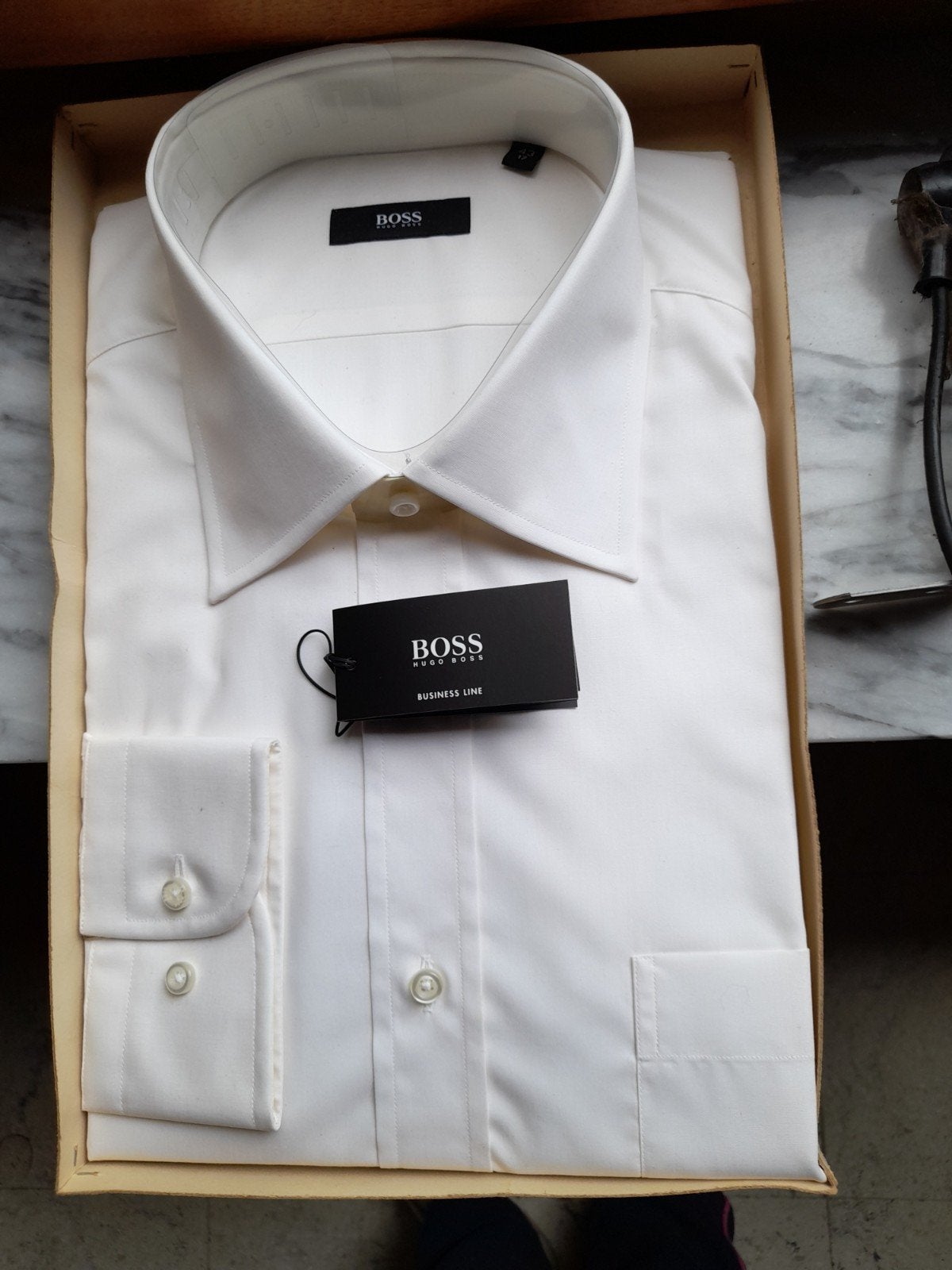 Chemise pour homme, neuve, manches longues, taille 43, Vêtements | Hommes, Chemises, Enlèvement ou Envoi, Neuf, Blanc, Hugo Boss