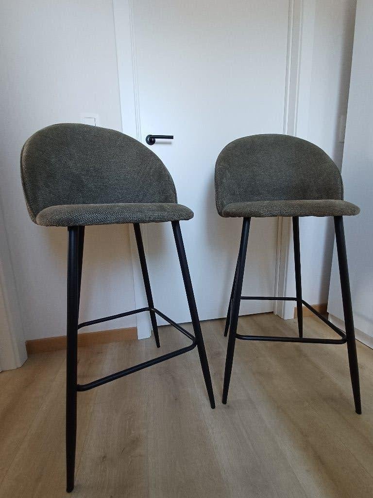 2X Barkruk Chenille olijfgroen - NIEUWSTAAT/ONGEBRUIKT, Huis en Inrichting, Ophalen, Met voetsteun, 60 tot 90 cm, Nieuw