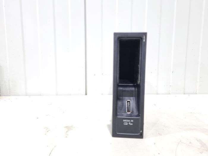 Connexion multimédia d'un Volkswagen Golf, Volkswagen, -, 3 mois de garantie, Utilisé
