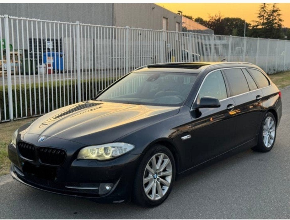 BMW 525d F11 3L 204cv LUXURY LIINE, Autos, Achat, Carnet d'entretien, Toit ouvrant, Particulier