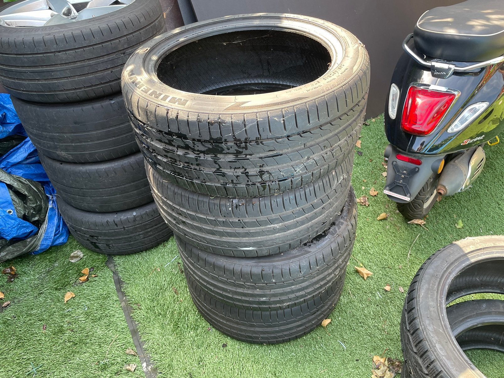 Zomerbanden – 4 stuks – Minerva – 245/40 R18 – 2024, Auto diversen, Auto-accessoires, Ophalen of Verzenden, Zo goed als nieuw