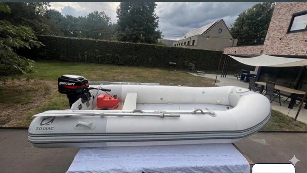 Pont d'atterrissage Zodiac Cadet 360 avec Mercury de 8 ch, Sports nautiques & Bateaux, Enlèvement, Comme neuf