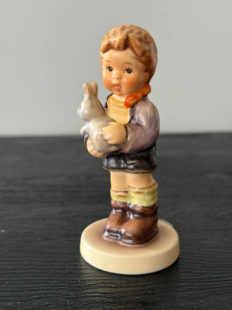 Hummel Goebel, jongen met lammetje I'll protect him, Ophalen of Verzenden, Zo goed als nieuw, Hummel