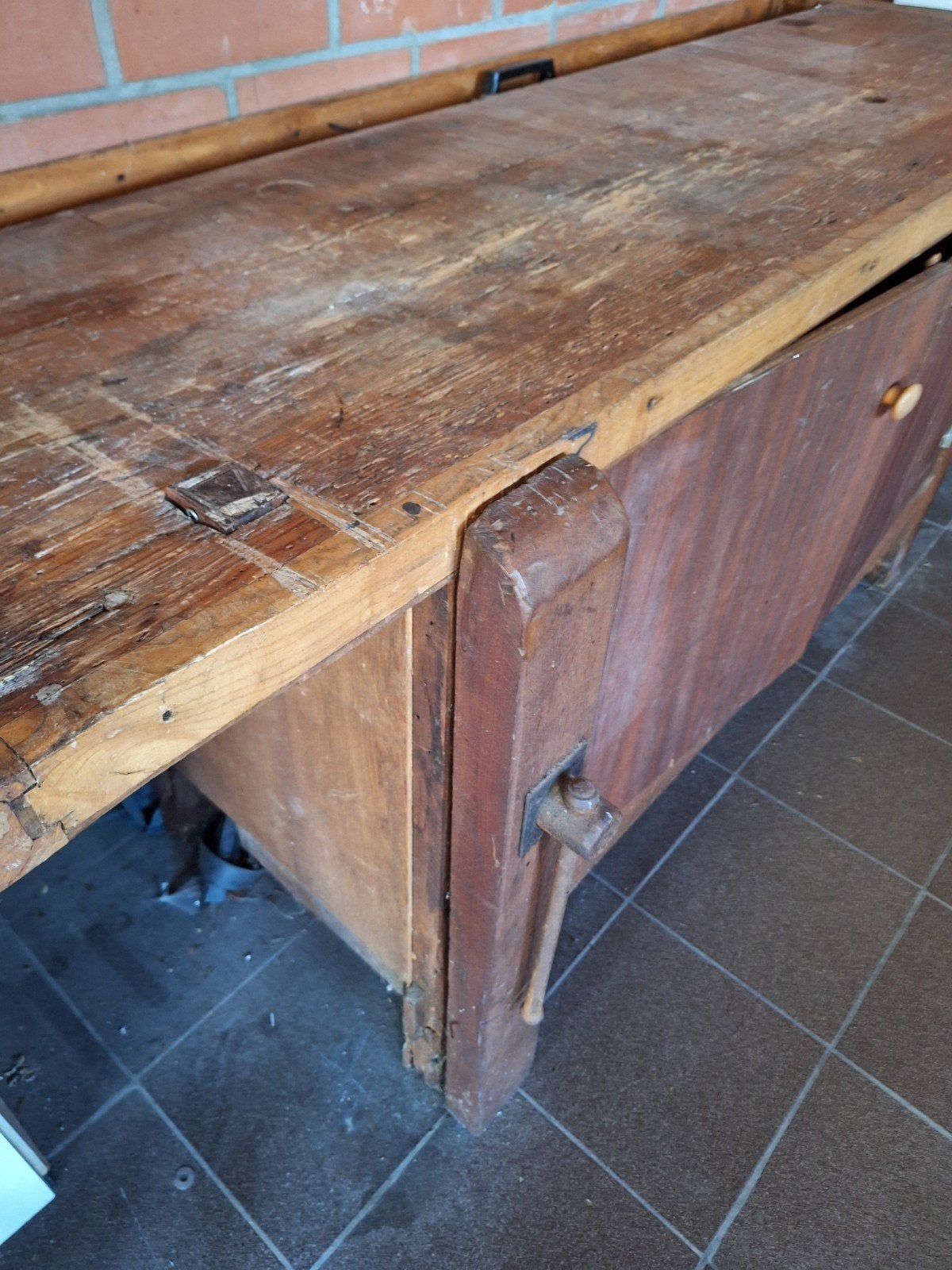 MOET NU WEG: Oude schrijnwerkerswerkbank met bankschroef, Ophalen, Gebruikt, Vintage