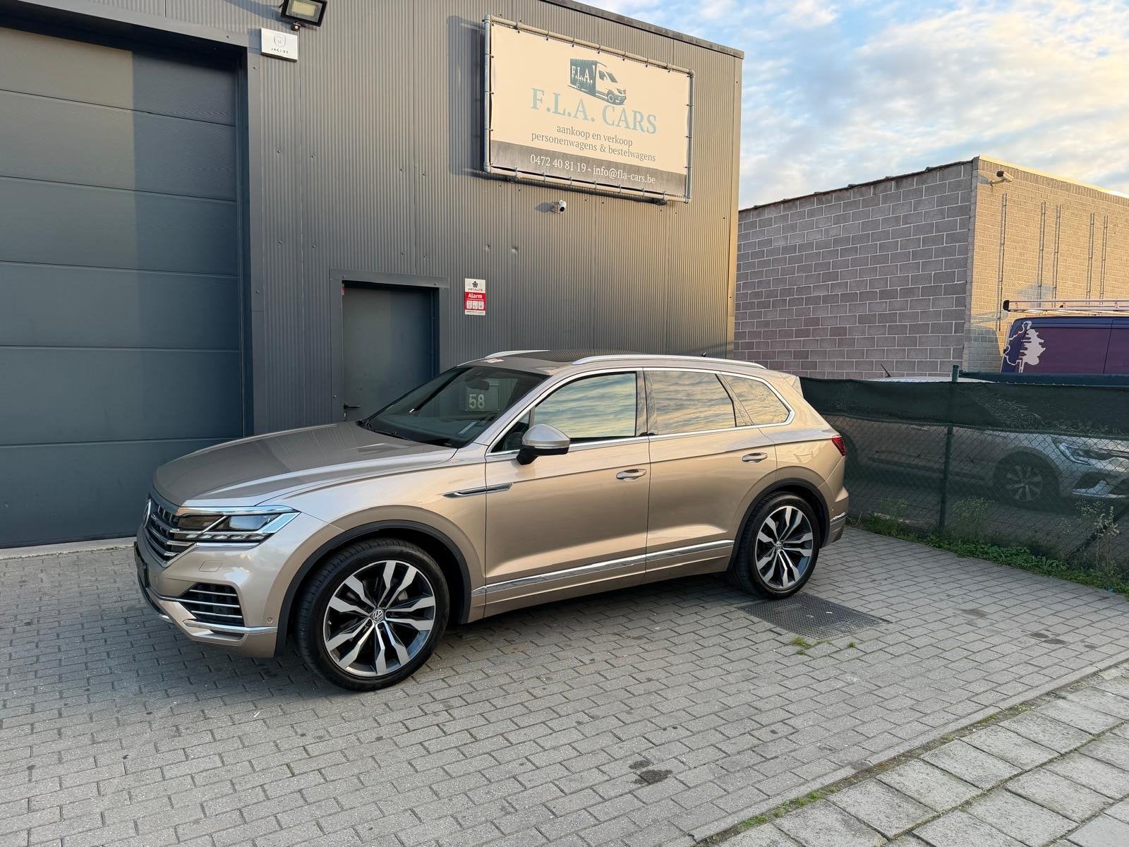 Volkswagen Touareg, Autos, Achat, Euro 6, Entreprise, Entretenue par le concessionnaire