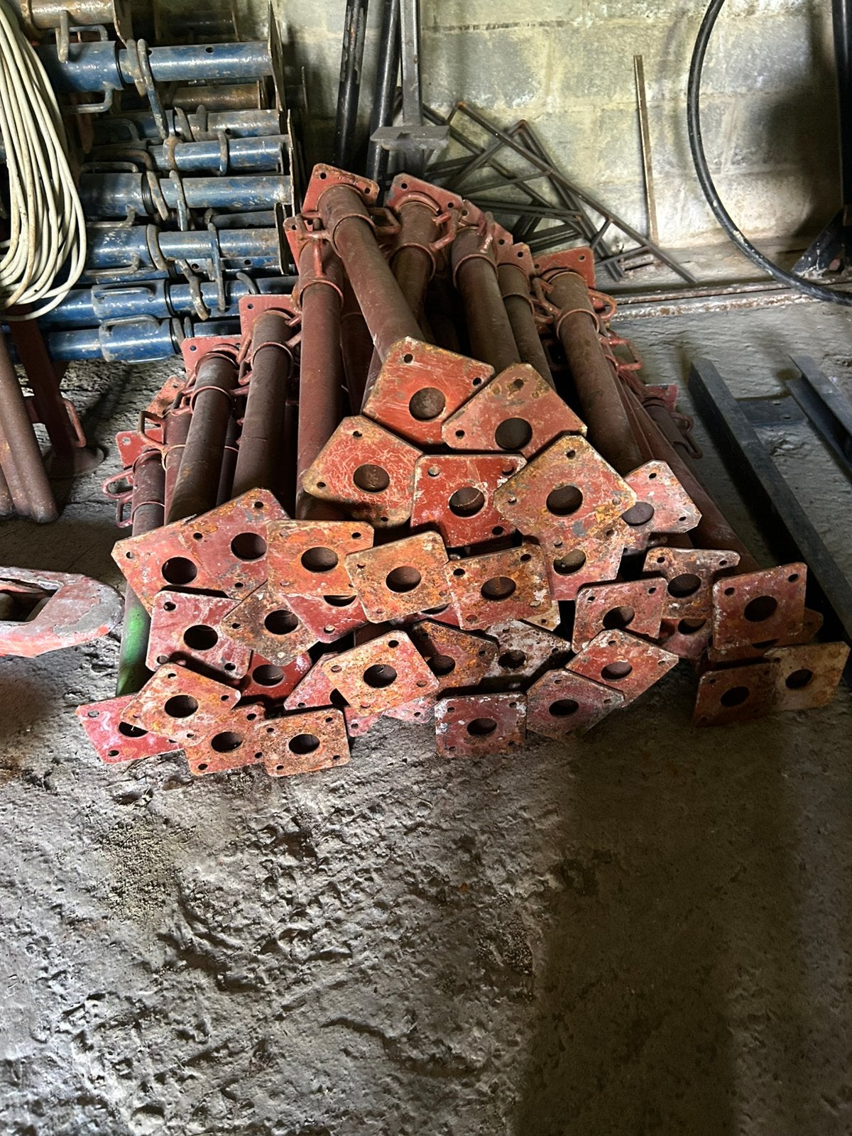 Étançons à vendre à la pièce, Bricolage & Construction, Enlèvement, Utilisé