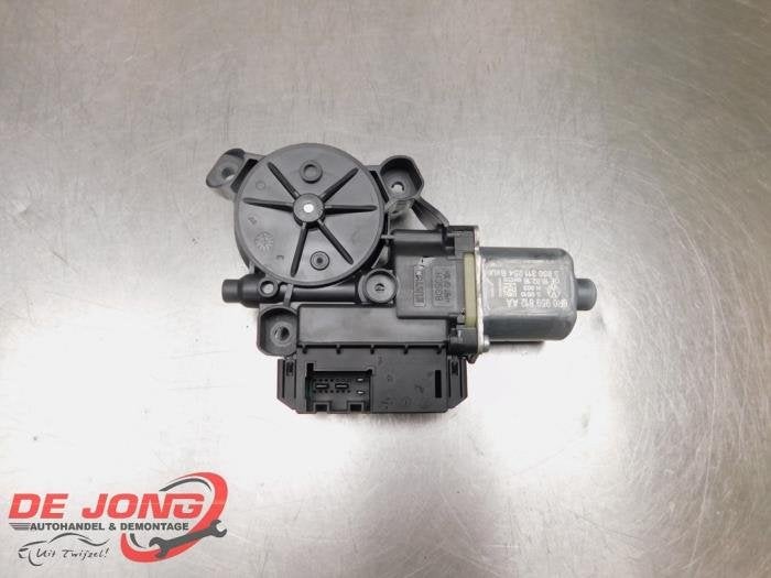 Moteur de vitre portière d'un Volkswagen Polo, Volkswagen, -, 3 mois de garantie, Utilisé