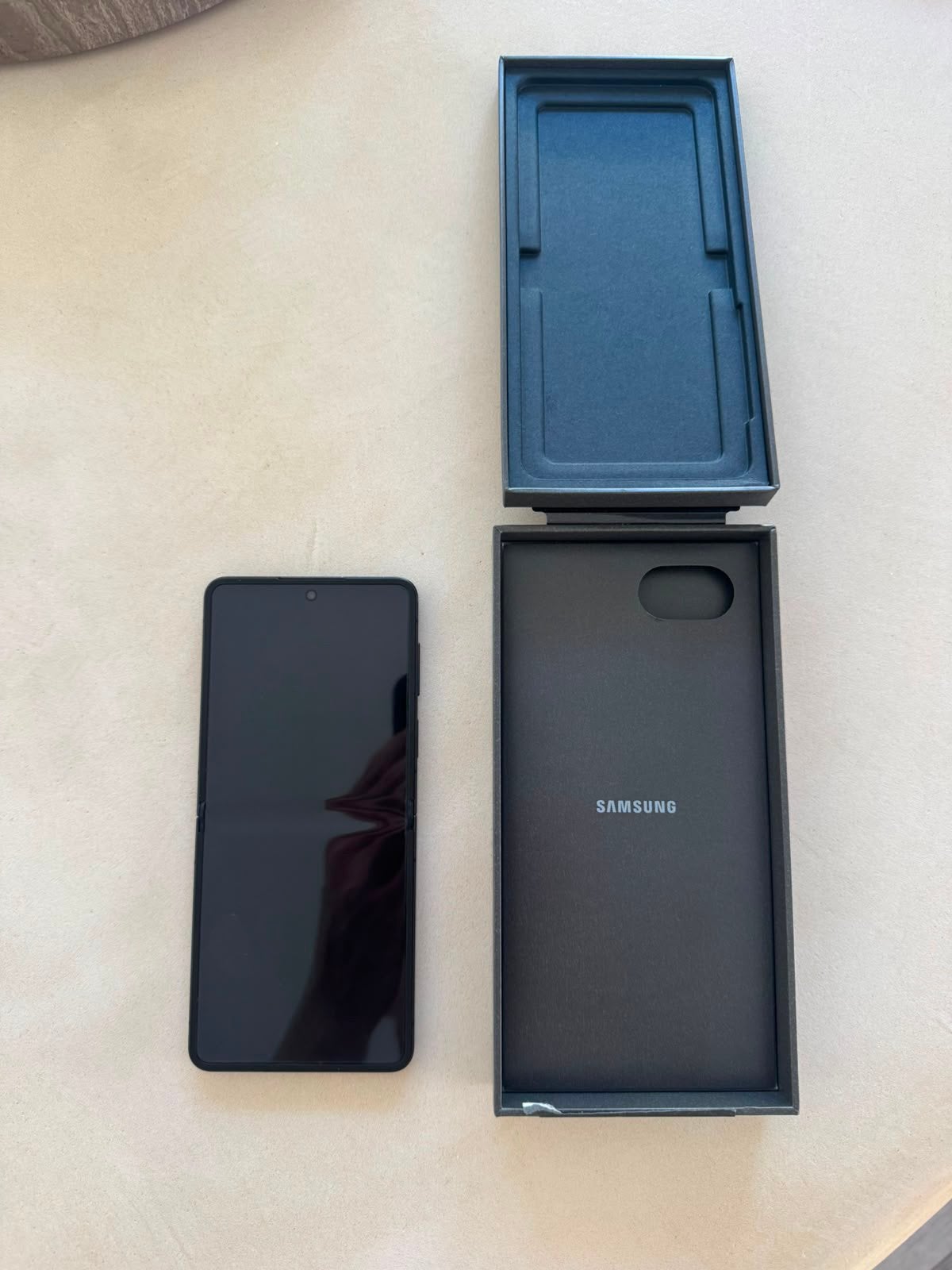 Samsung Galaxy Z Flip7 256 GB, 256 GB, Ophalen, Zwart