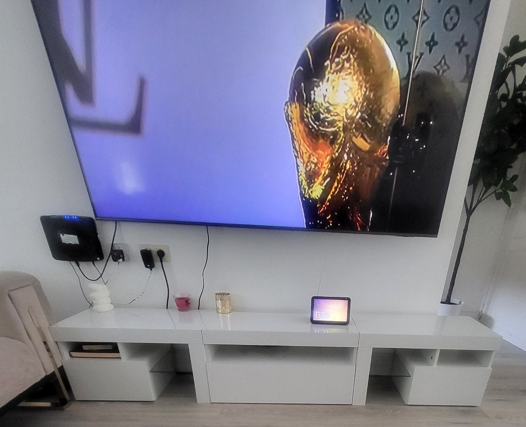 Tv-meubel met LED-verlichting 215x36,5x40 cm, Enlèvement, Comme neuf