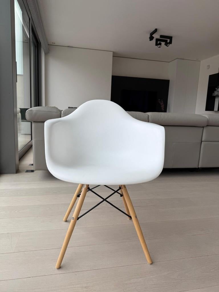 Chaise blanche, Maison & Meubles, Chaises, Comme neuf, Synthétique, Enlèvement, Cinq, Six Chaises ou plus