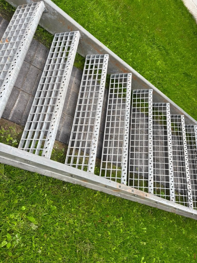 escalier en acier galvanisé, Enlèvement, Utilisé, Escalier
