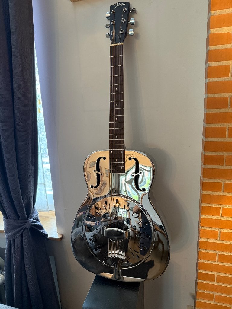 Guitare acoustique en Metal, Enlèvement, Comme neuf, Résonateur ou Guitare dobro, Avec valise