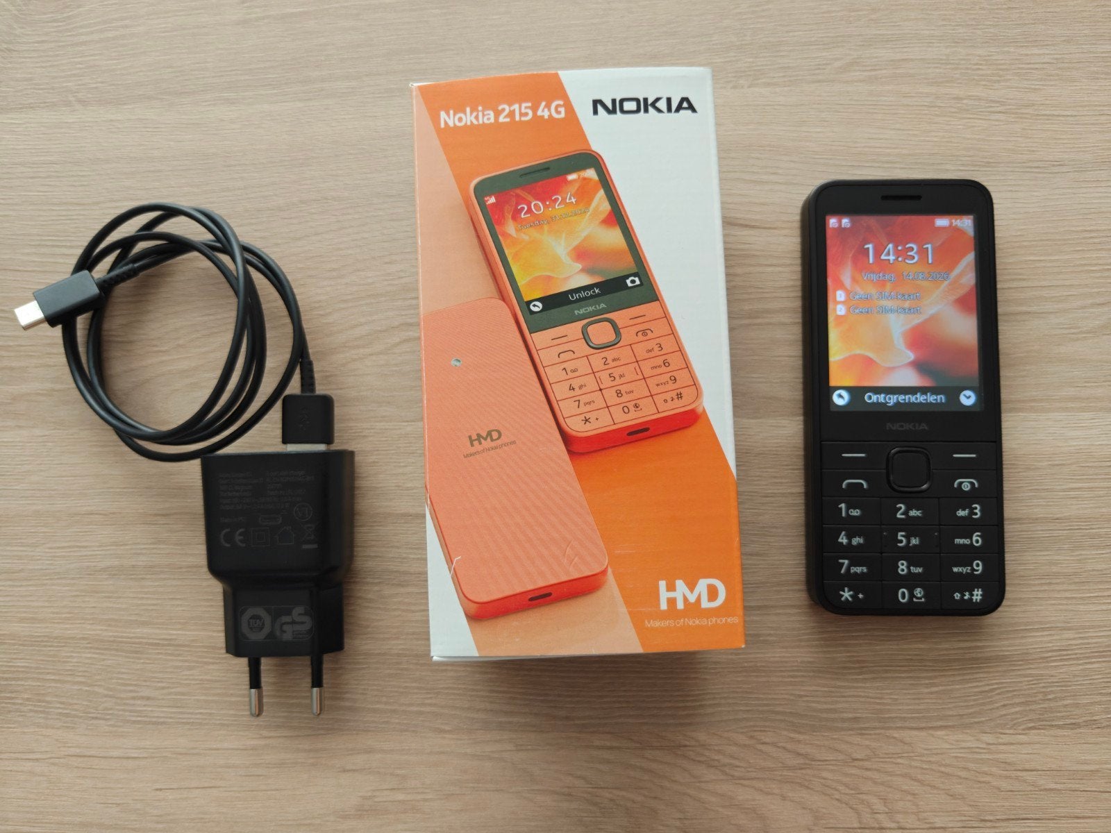 Nokia 215 4G Als nieuw met aankoopfactuur., Télécoms, Téléphonie mobile | Nokia, Classique ou Candybar, Clavier physique, Comme neuf