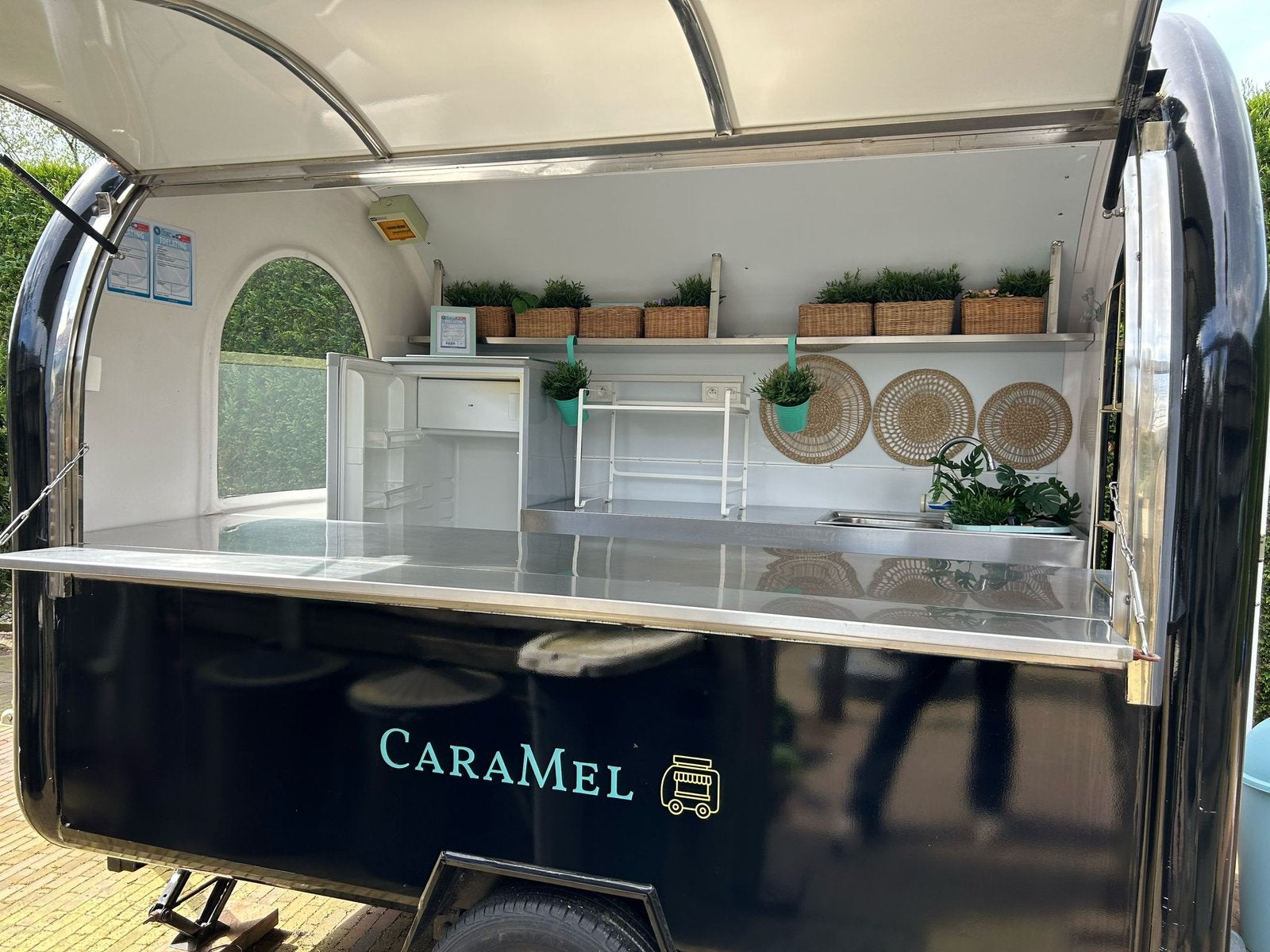 Foodtruck compleet, Zakelijke goederen, Stock en Retail | Verkoopwagens, Ophalen