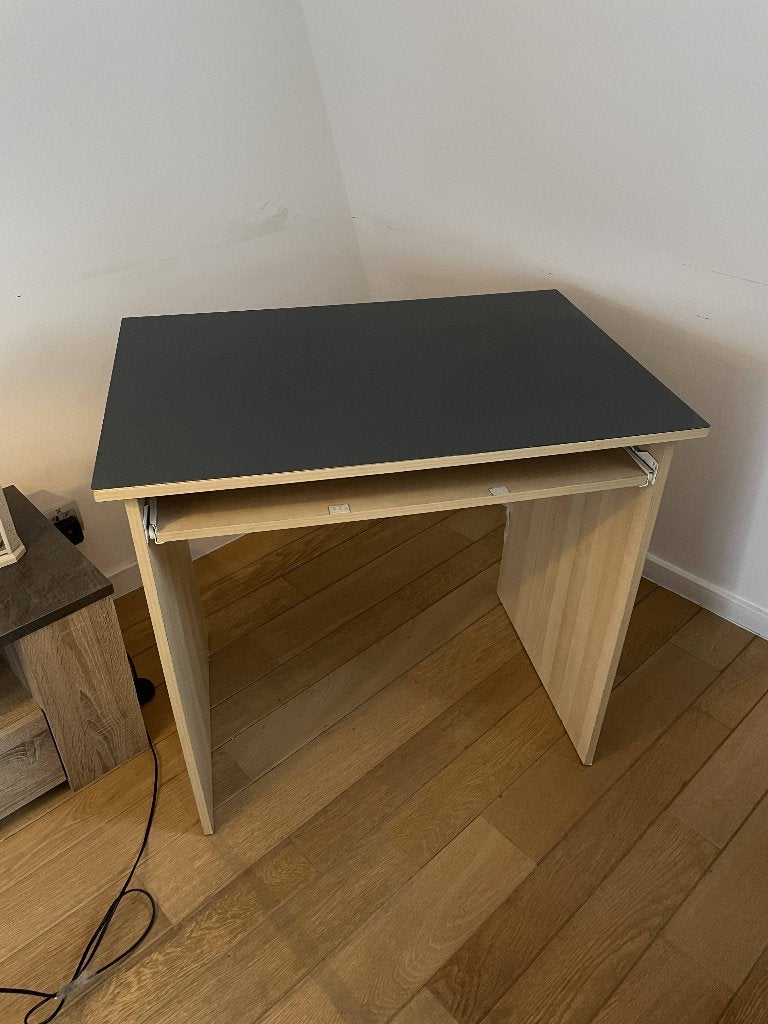 Bureau avec tablette coulissante pour clavier, Autres marques, Bureau d'ordinateur, 80 cm, Utilisé