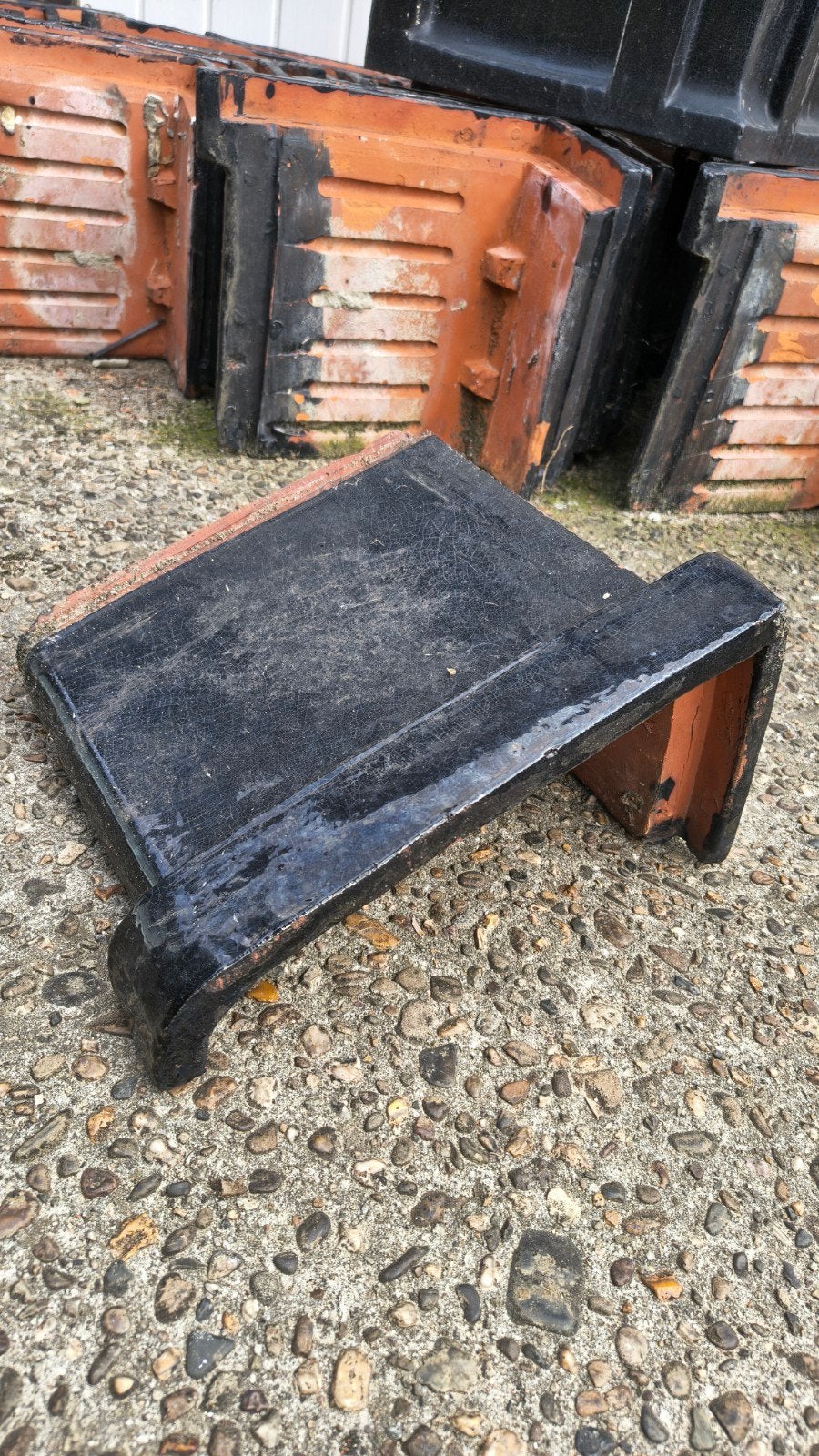 Vintage muurafdekpannen - zwarte dakpannen hoek plat dak, Doe-het-zelf en Bouw, Ophalen, Zwart, Dakpannen
