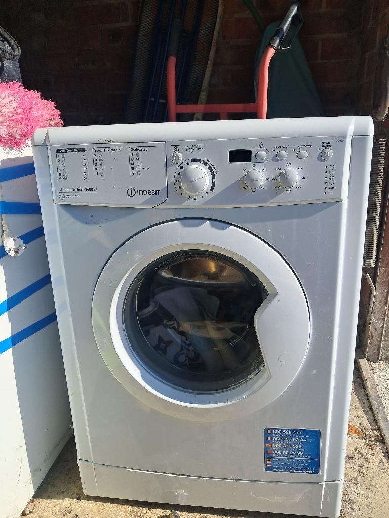 Wasmachine, 1200 à 1600 tours, 6 à 8 kg, 85 à 90 cm, Programme lavage à la main