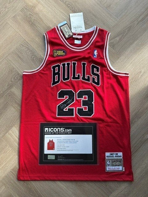 Michael Jordan gesigneerd Chicago Bulls-shirt met ICONS COA, Ophalen of Verzenden, Nieuw, Kleding