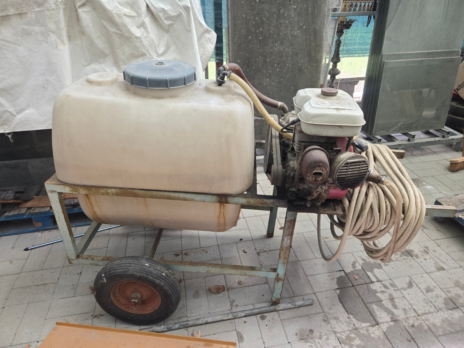 Sproeimachine, Zakelijke goederen, Landbouw | Onderdelen | Banden, Velgen en Assen, Ophalen