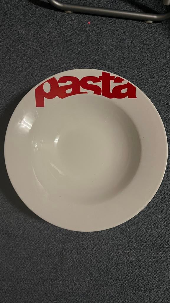 Assiettes à pâtes, Maison & Meubles, Enlèvement, Neuf, Uni, Assiettes(s)