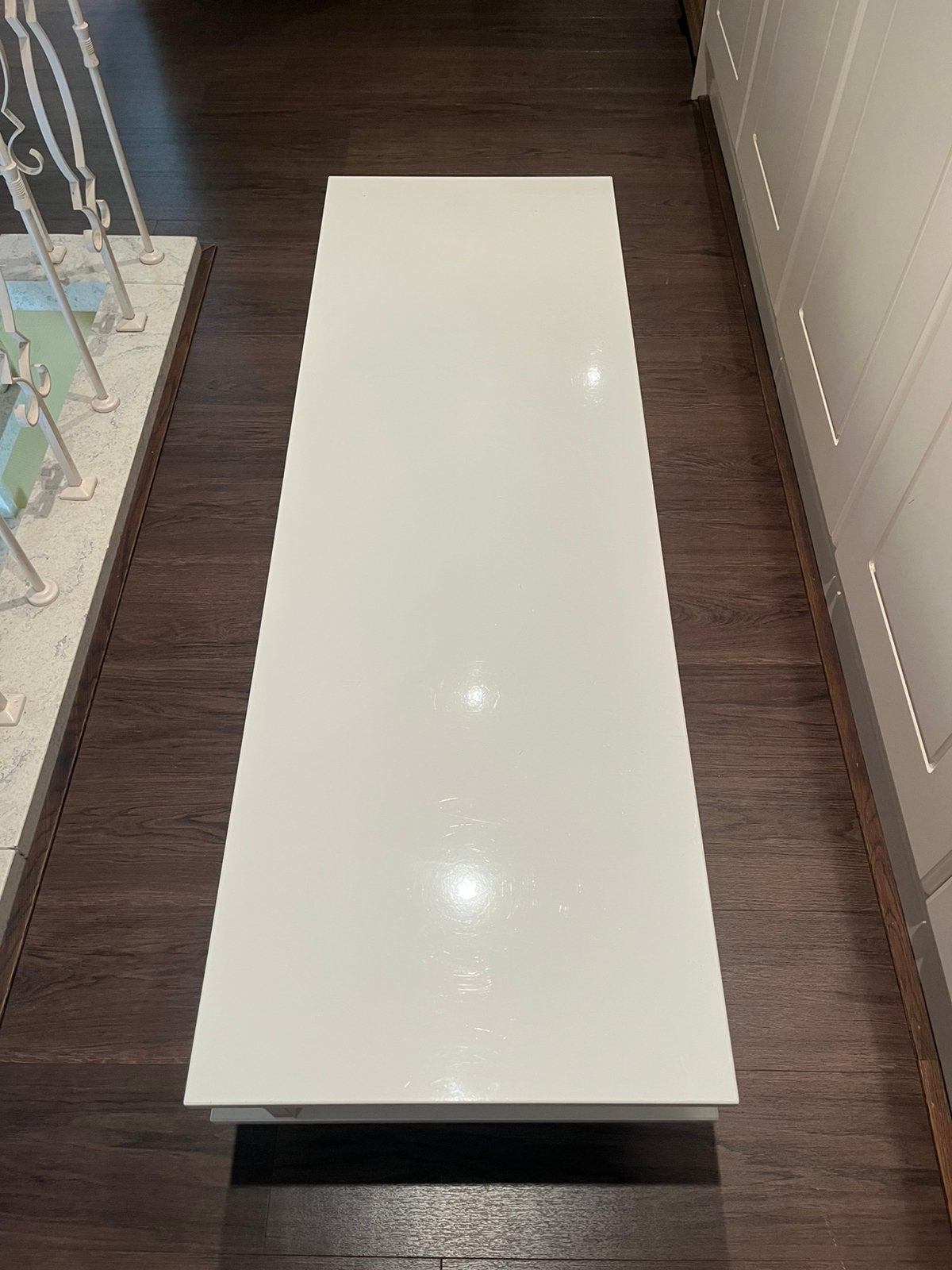 Modern wit tv-meubel – 140 cm – zeer nette staat, Huis en Inrichting, Ophalen, Zo goed als nieuw