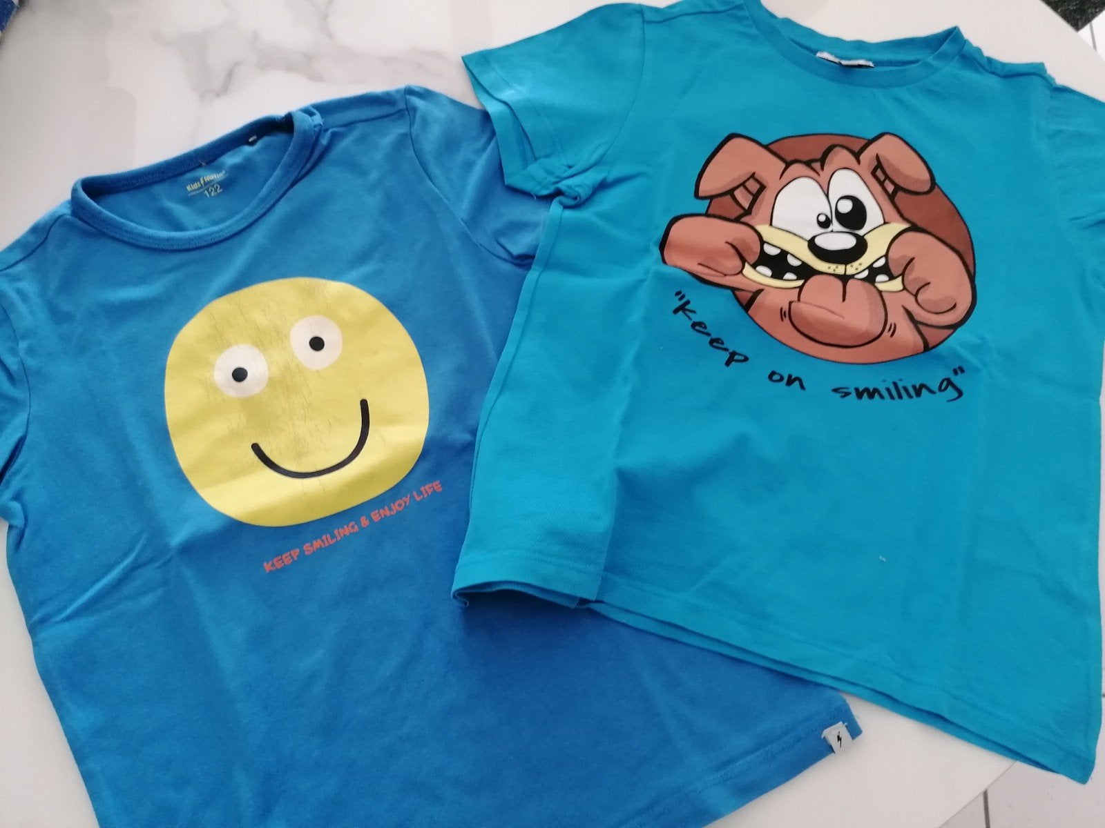 2 t-shirts en t-shirt zonder mouwen maat 122, Kinderen en Baby's, Kinderkleding | Maat 122, Ophalen