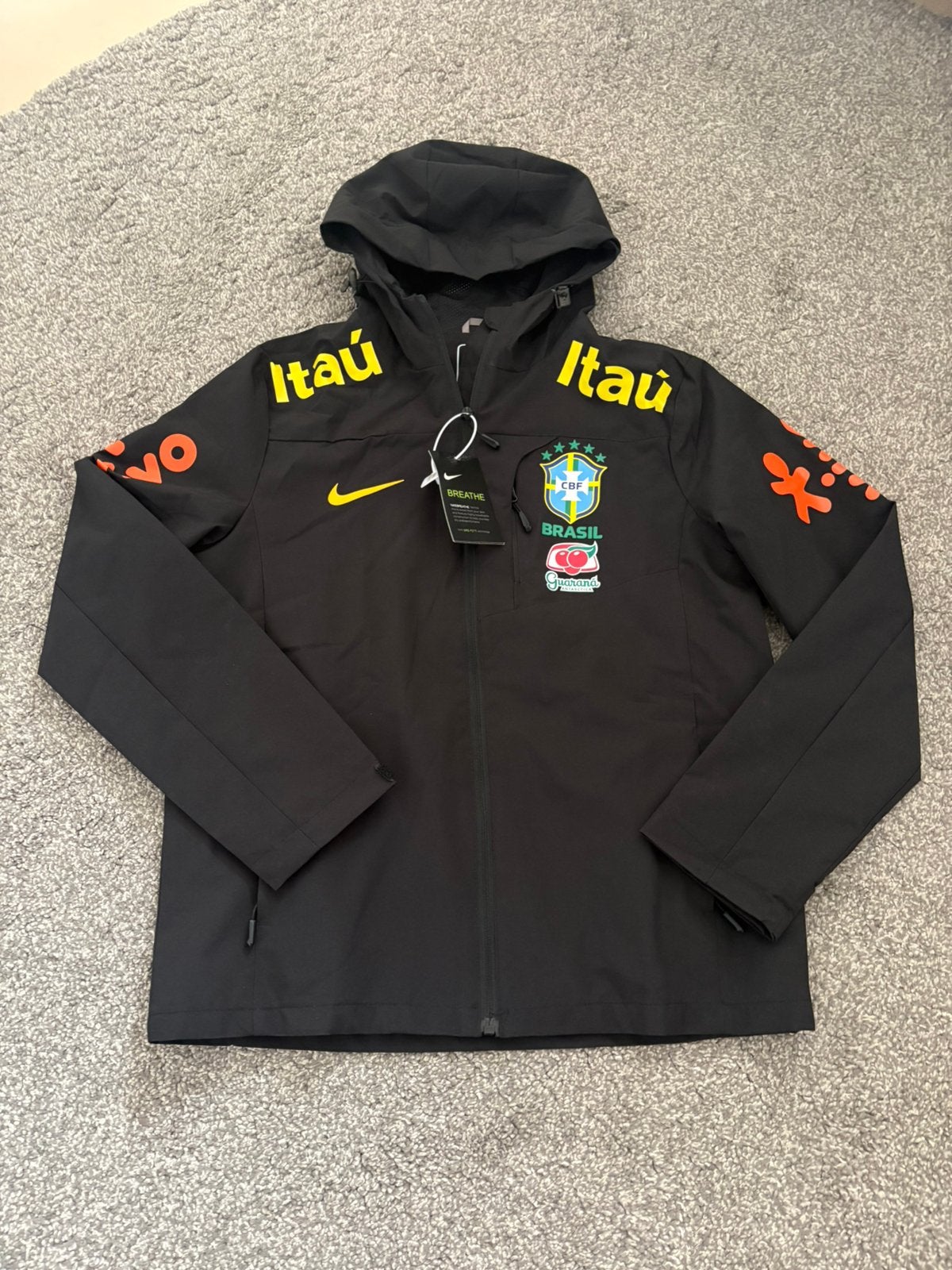 Nike Brazil Windbreaker Zwart (maat S), Taille S, Enlèvement ou Envoi, Comme neuf, Survêtement