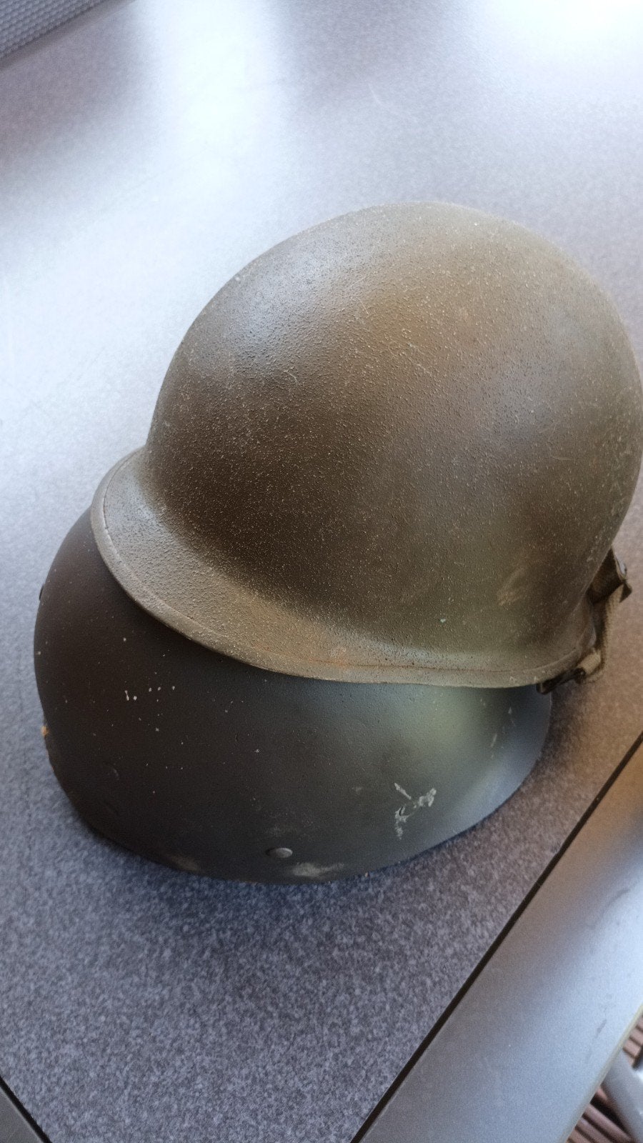 M1 Amerikaanse helm, Ophalen