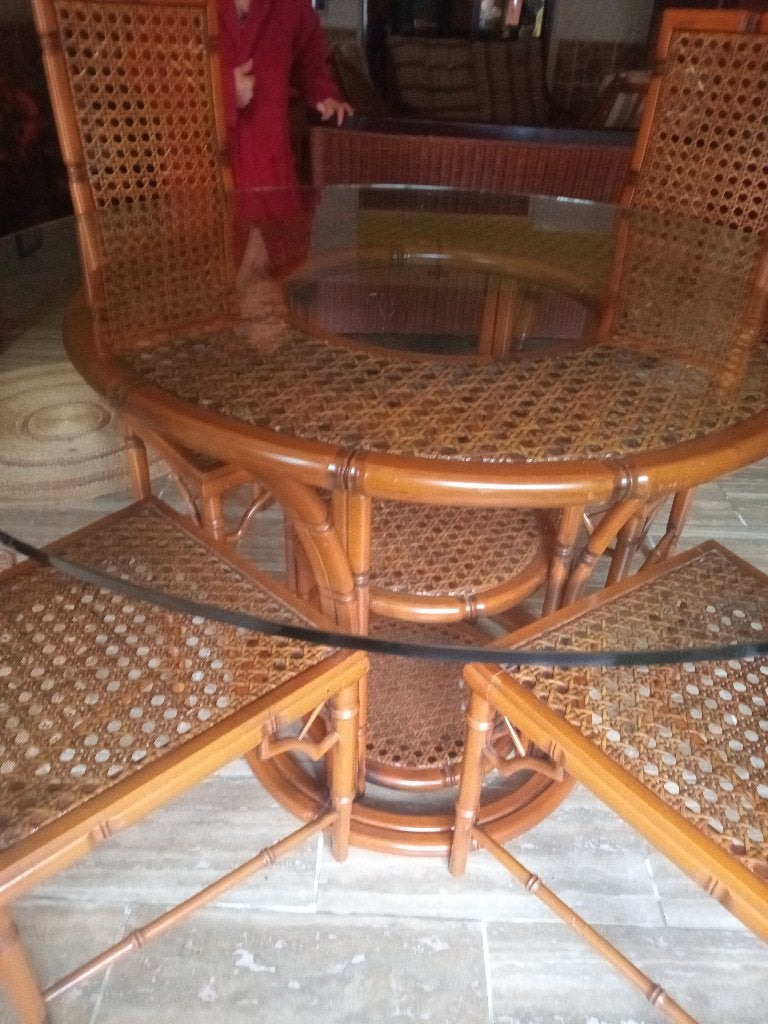 belle table en rotin, Maison & Meubles, Enlèvement, Comme neuf, Rond, Verre