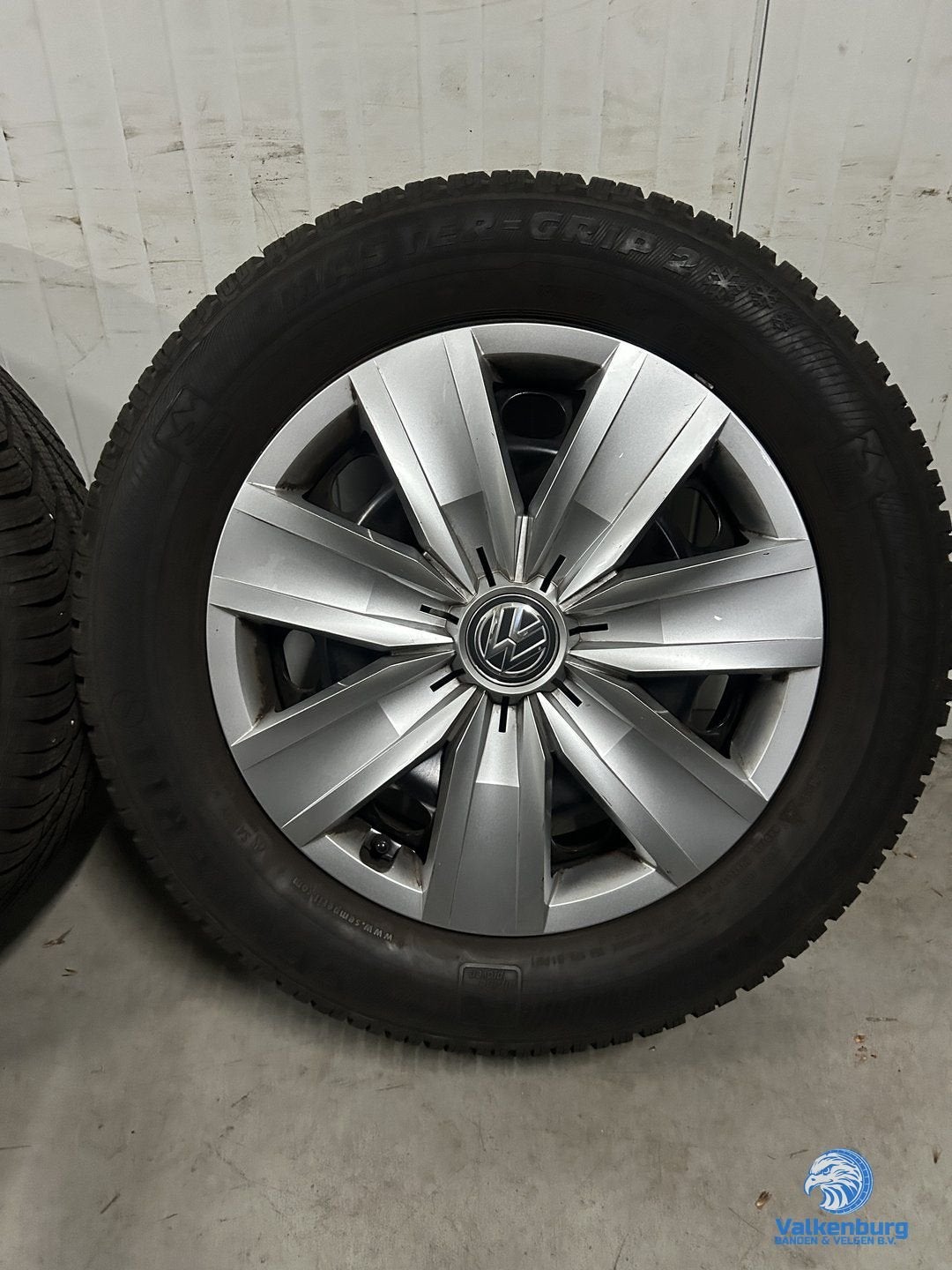 8mm! Originele VW Caddy T-Roc Passat Audi Q2 Skoda Karoq 16, Neuf, Pneus et Jantes, Pneus hiver, 16 pouces
