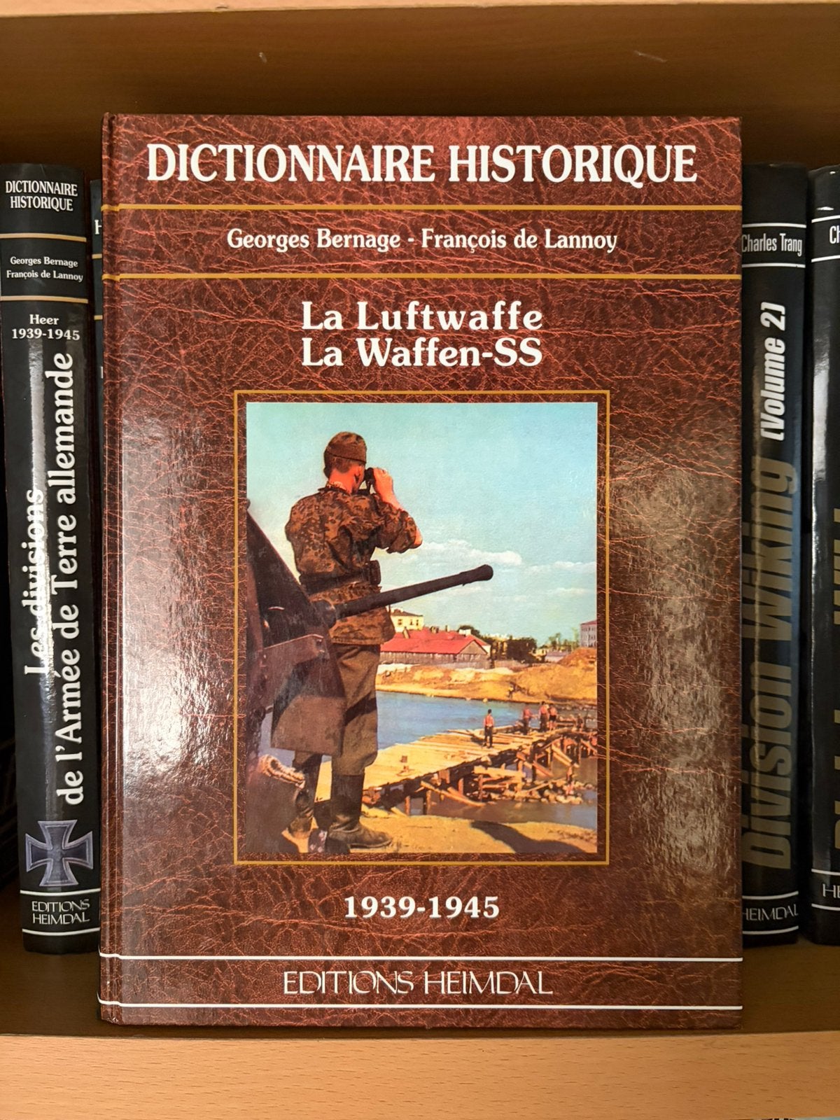 Éditions Heimdal. La Luftwaffe - La Waffen SS, Livres, Histoire mondiale, Enlèvement ou Envoi, Comme neuf