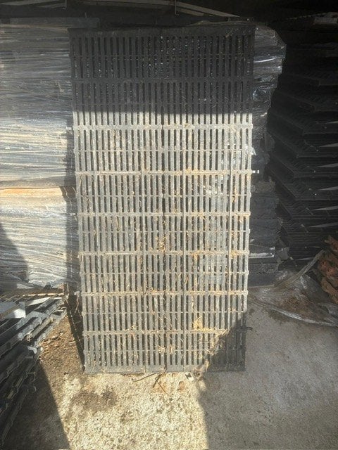 Kunststof roosters met inox ondertel, Varken