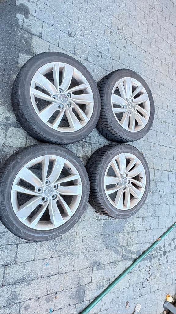 17 inch velgen opel insignia + winterbanden (opknapwerk), Auto-onderdelen, Ophalen, 17 inch, Winterbanden, Velg(en)