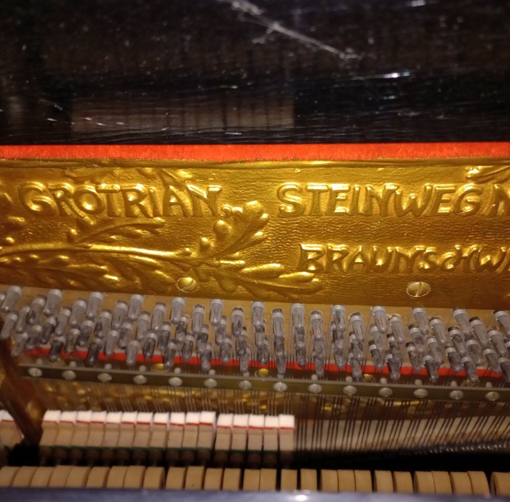 antieke zwarte piano "Grotrian", Enlèvement, Noir, Piano