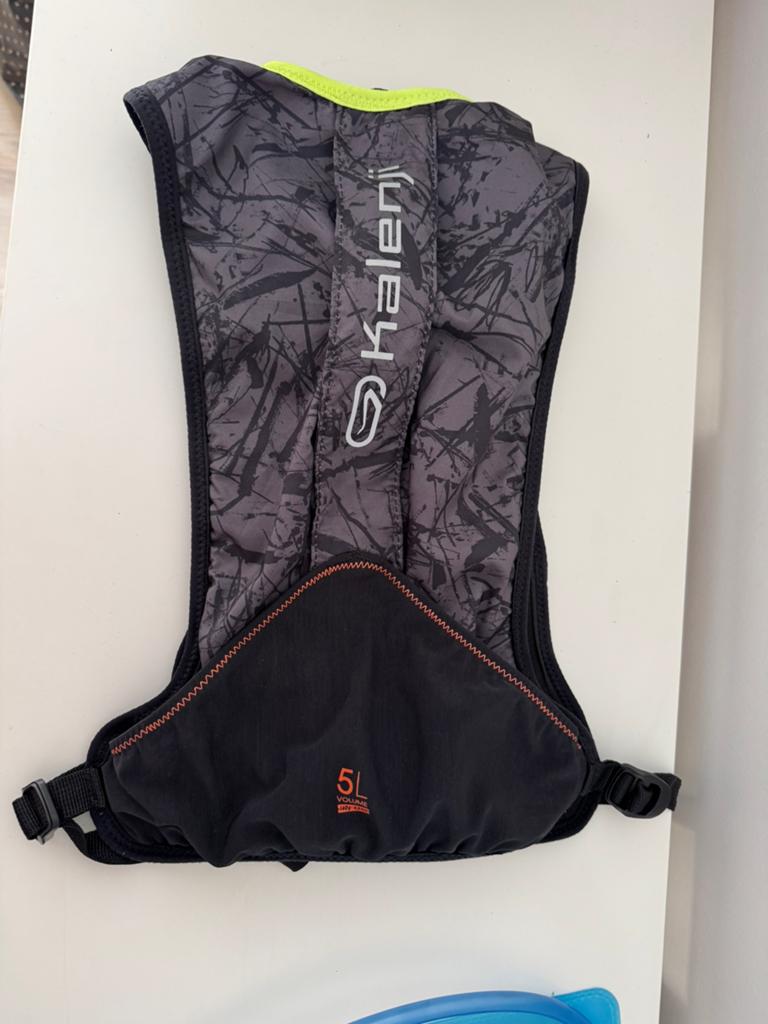 Loop rugzakje & waterzak 2l, Sport en Fitness, Ophalen, Zo goed als nieuw, Hardlopen, Kleding