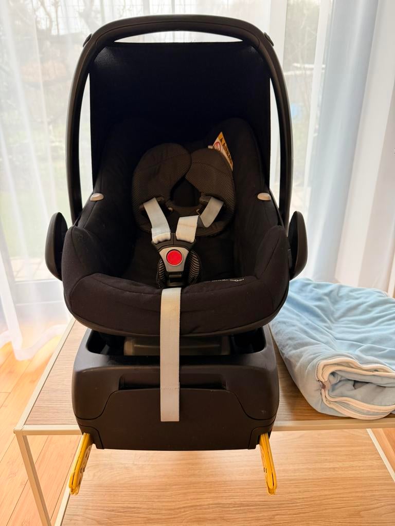 Maxicosi Pebble et base isofix, Enfants & Bébés, Comme neuf, Enlèvement, 0 à 10 kg, Isofix