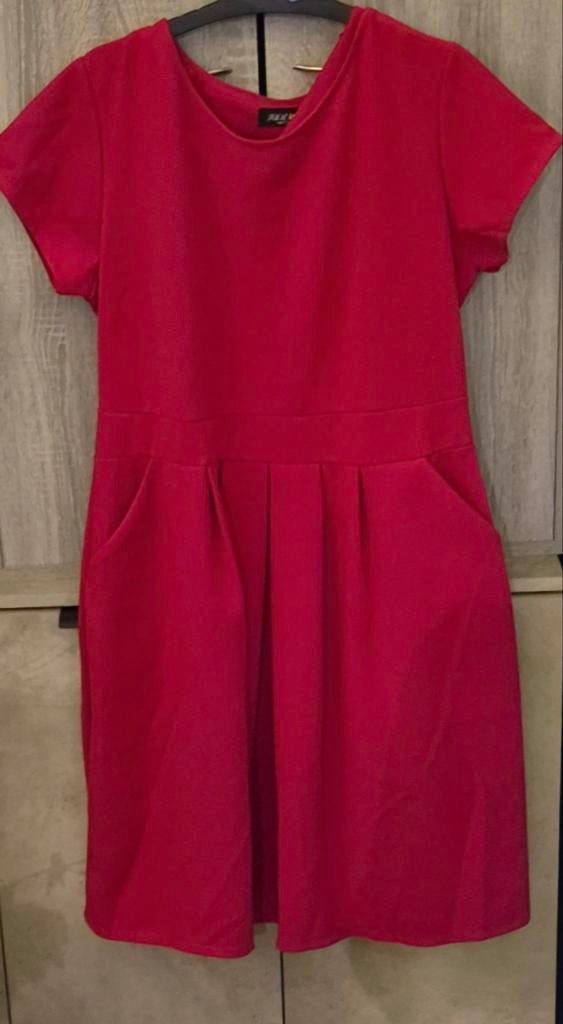 Rood kleed, Kleding | Dames, Maat 42/44 (L), Ophalen of Verzenden, Zo goed als nieuw, Knielengte