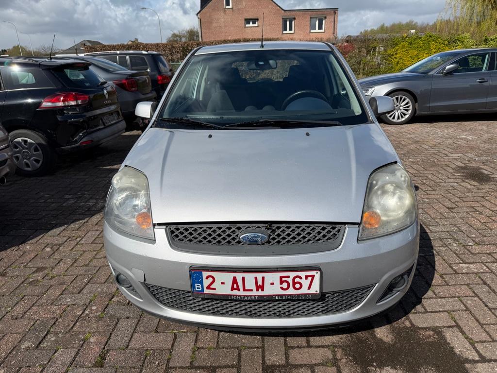 Ford Fiesta 1400cc essence - EXPORTATION UNIQUEMENT, Argent ou Gris, Achat, Entreprise, Boîte manuelle