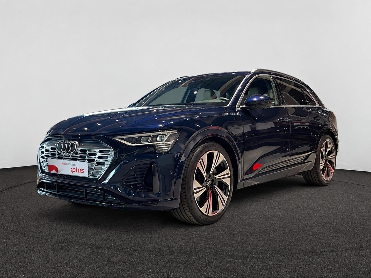 Audi Q8 e-tron S line 55 quattro 300,00 kW, Automaat, Elektrisch, https://public.car-pass.be/vhr/0a619cc0-f991-48e4-8937-c4dea11ed7ca