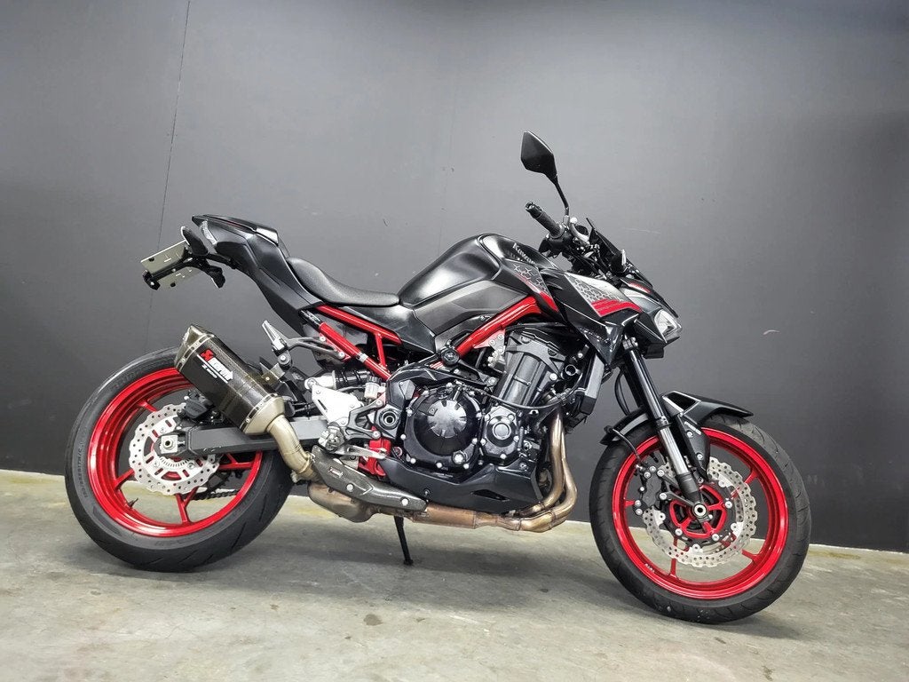 Kawasaki Z 900 Performance Edition in topstaat (bj 2021), Bedrijf, 900 cc, Meer dan 35 kW, Overig
