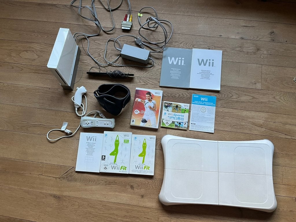 Nintendo Wii - planche d'équilibre - accessoires, Consoles de jeu & Jeux vidéo, Consoles de jeu | Nintendo Wii, Comme neuf, Avec 2 manettes