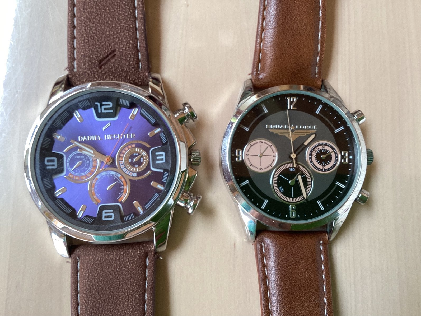 2 horloges samen Daniel Hechter en Squad Force, Ophalen, Zo goed als nieuw