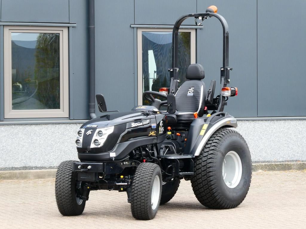 Solis 26H 4wd HST / 0003 Draaiuren / Black Edition, Overige merken, Gebruikt, De Maalstroom 3
8255 RN  Swifterbant, VM Service