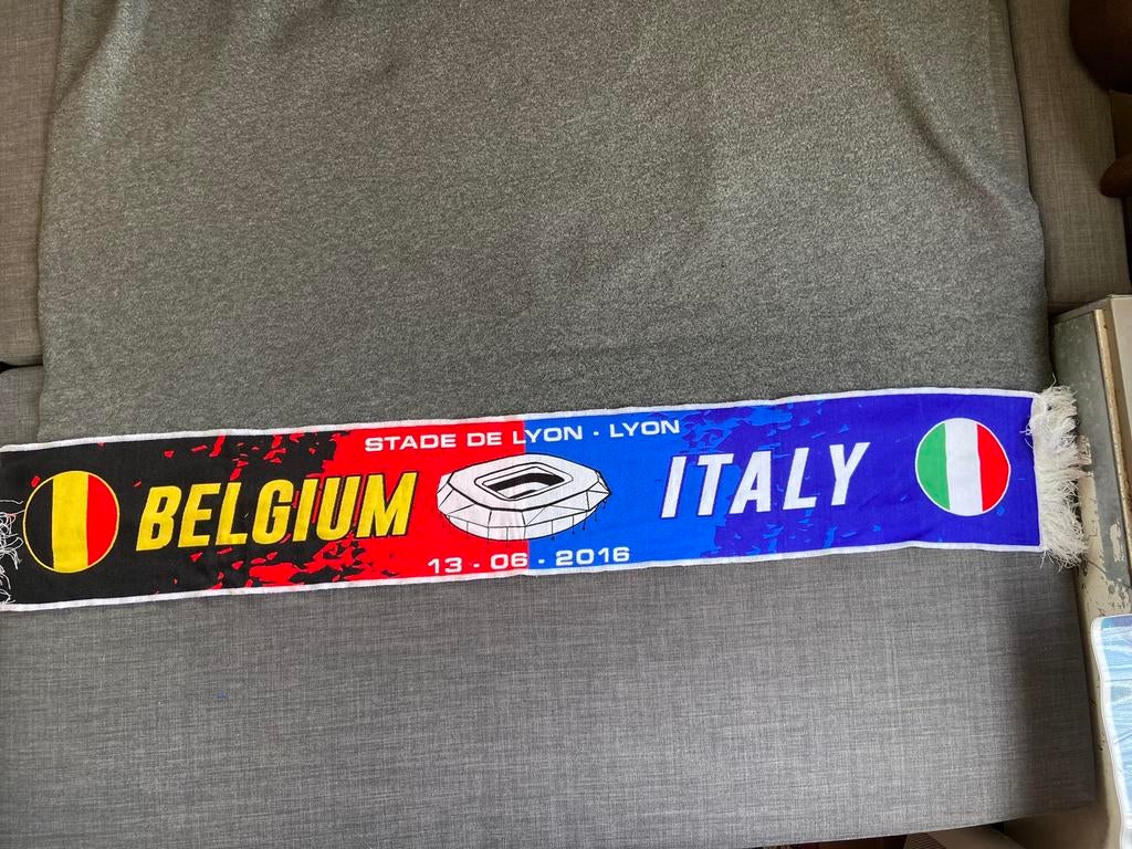 Sjaal Belgium - Italy, Ophalen of Verzenden, Zo goed als nieuw