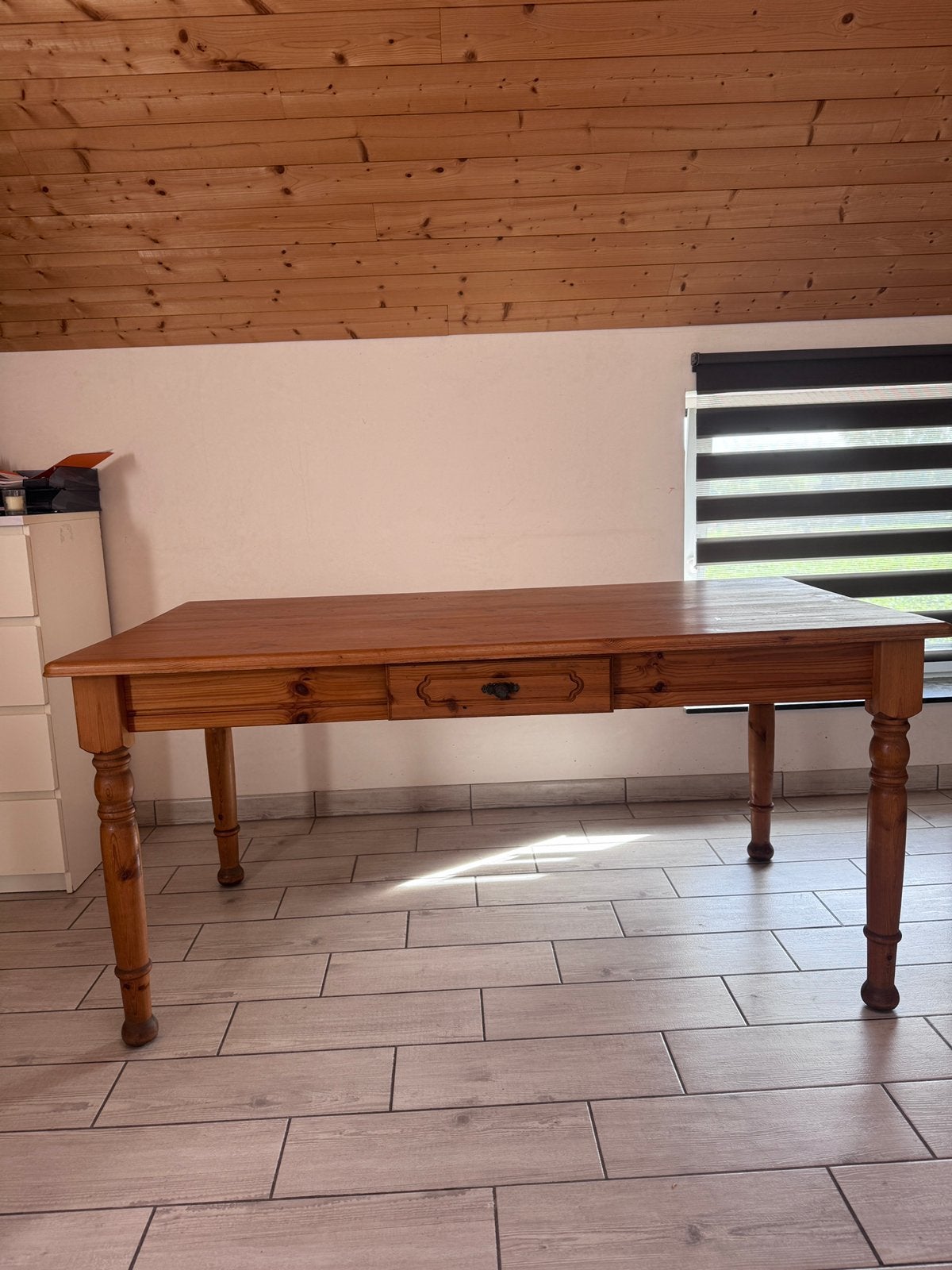 Table à manger en sapin + chaises, Maison & Meubles, 150 à 200 cm, Cinq personnes ou plus, Enlèvement, Utilisé