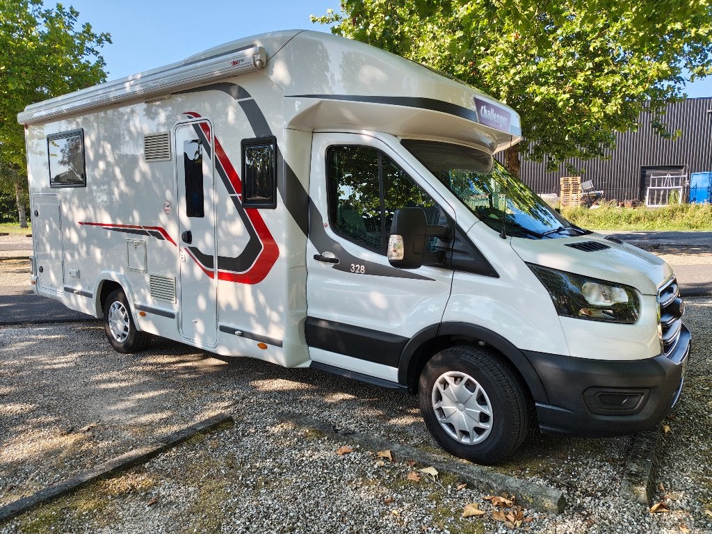 challenger 328, Chemisch toilet, Ford, Treinzit, Challenger