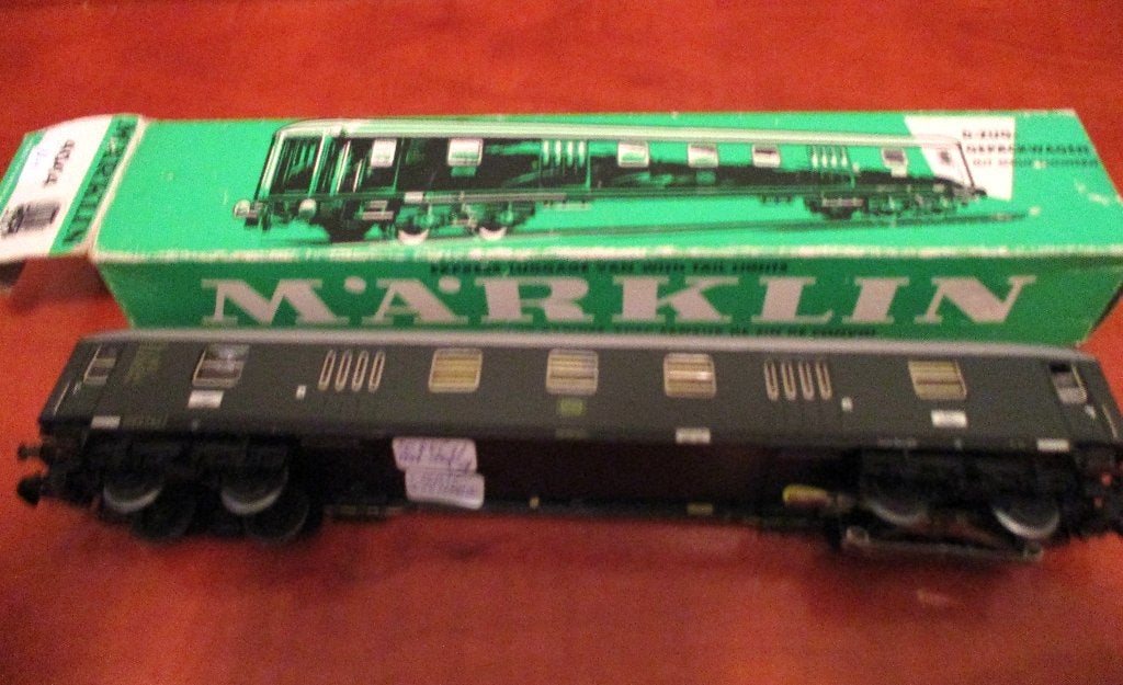 Chariot NMBS HO 4044 avec éclairage et feu arrière, Hobby & Loisirs créatifs, Analogique, Enlèvement ou Envoi, Courant alternatif