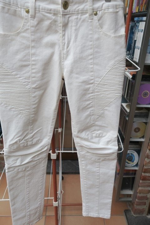 Broek nieuw wit Pierre Balmain mt 26, Wit, Nieuw, Ophalen of Verzenden, Pierre Balmain