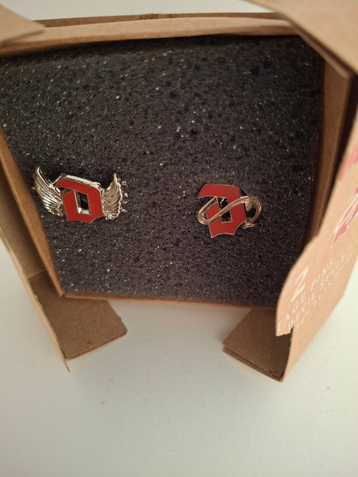 duvel pins 2 st, Verzamelen, Biermerken, Ophalen of Verzenden, Duvel